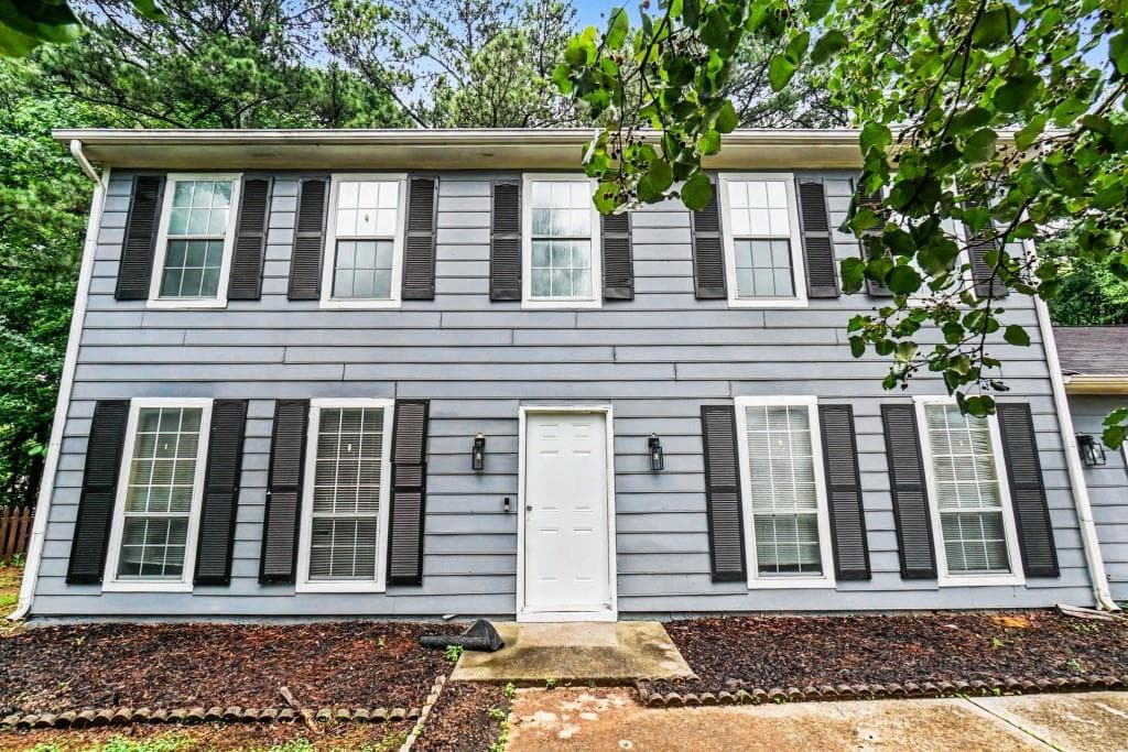 3 bedroom, 3 bathroom, 1,924 sq ft single family residence under contract at 2804 Jim Owens Road, Kennesaw, GA 30152 — photo 3