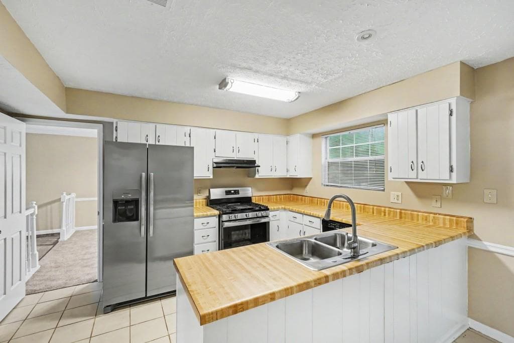 3 bedroom, 3 bathroom, 1,924 sq ft single family residence under contract at 2804 Jim Owens Road, Kennesaw, GA 30152 — photo 9