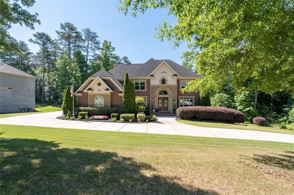 5 bedroom, 4 bathroom, 3,343 sq ft single family residence for sale at 35 Rosemont Parkway, Covington, GA 30016 — photo 2