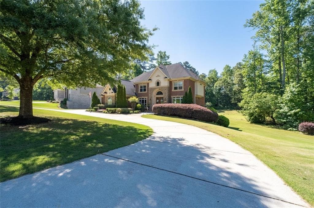 5 bedroom, 4 bathroom, 3,343 sq ft single family residence for sale at 35 Rosemont Parkway, Covington, GA 30016 — photo 3