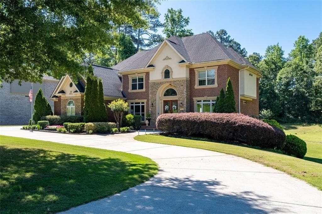 5 bedroom, 4 bathroom, 3,343 sq ft single family residence for sale at 35 Rosemont Parkway, Covington, GA 30016 — photo 4