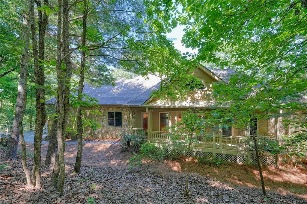 3 bedroom, 3 bathroom, 3,650 sq ft single family residence under contract at 309 Summit Drive, Big Canoe, GA 30143 — photo 2