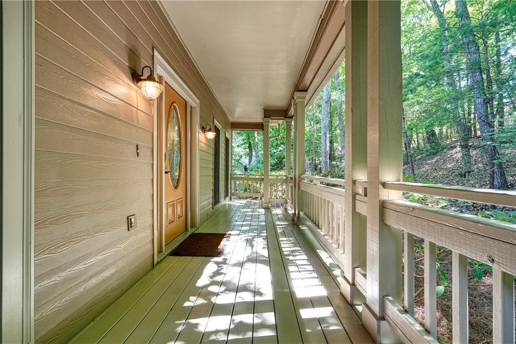 3 bedroom, 3 bathroom, 3,650 sq ft single family residence under contract at 309 Summit Drive, Big Canoe, GA 30143 — photo 4