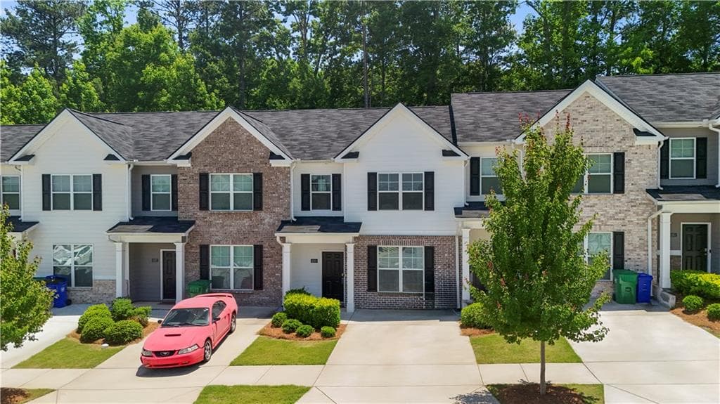 3 bedroom, 3 bathroom, 1,675 sq ft townhouse for sale at 4285 Arcadia Drive, Decatur, GA 30034