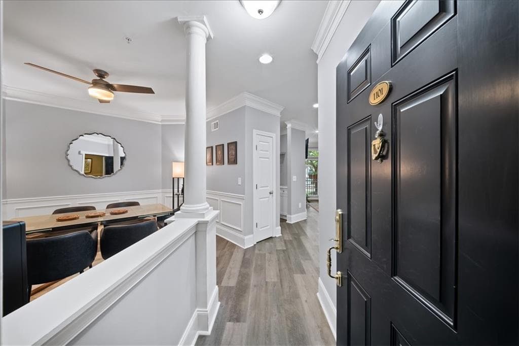 2 bedroom, 2 bathroom, 1,250 sq ft condominium for sale at 4100 Paces Walk 1101, Atlanta, GA 30339 — photo 3