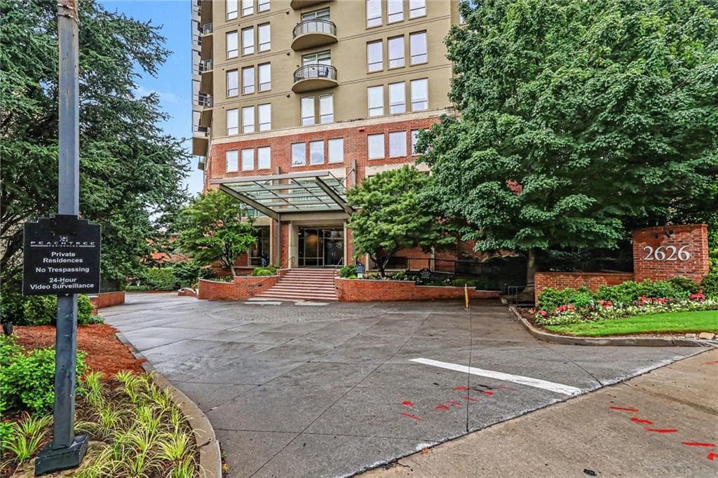 2 bedroom, 3 bathroom, 1,509 sq ft condominium for sale at 2626 Peachtree Road 205, Atlanta, GA 30305 — photo 2