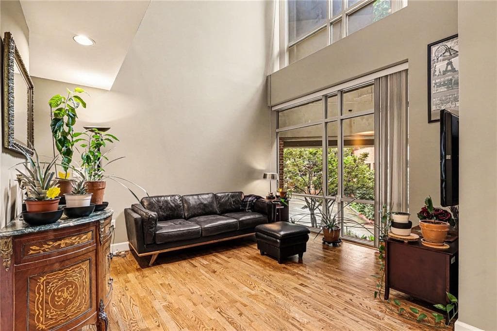 2 bedroom, 3 bathroom, 1,509 sq ft condominium for sale at 2626 Peachtree Road 205, Atlanta, GA 30305 — photo 8