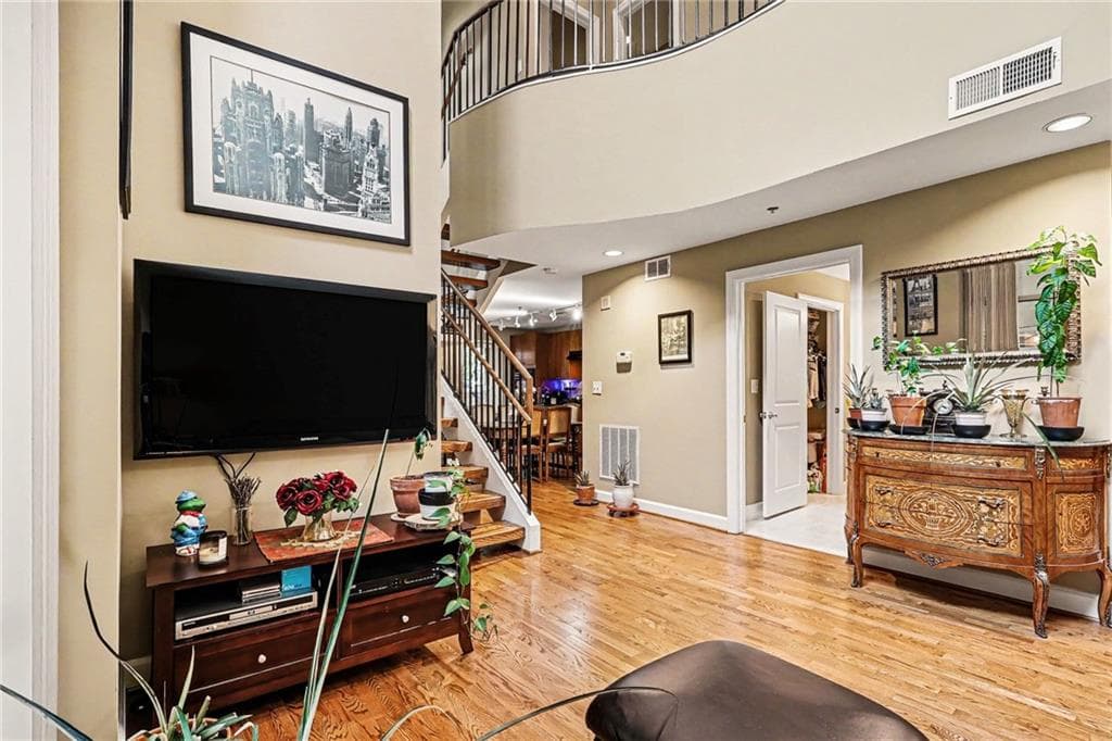 2 bedroom, 3 bathroom, 1,509 sq ft condominium for sale at 2626 Peachtree Road 205, Atlanta, GA 30305 — photo 9