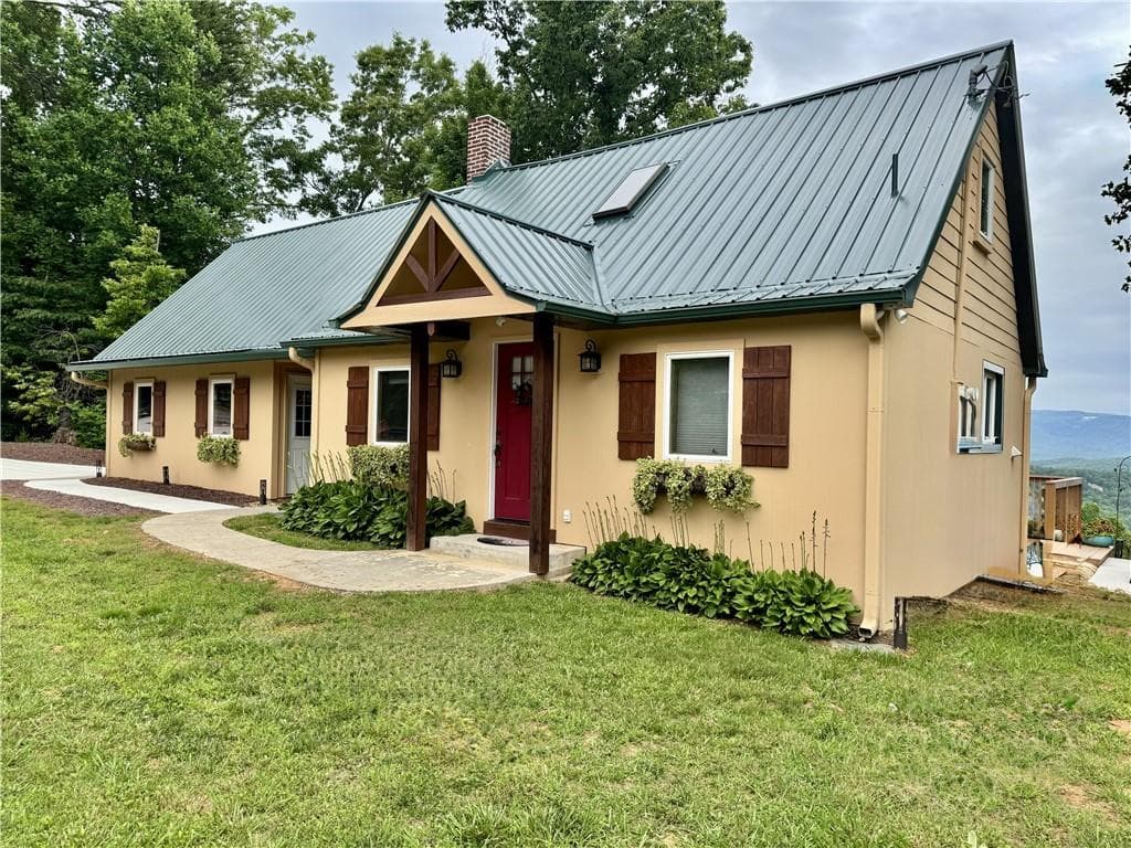 2 bedroom, 2 bathroom, 1,475 sq ft single family residence under contract at 1129 Eagle Ridge Road, Dawsonville, GA 30534