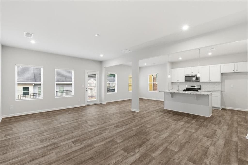 3 bedroom, 3 bathroom, 2,029 sq ft townhouse for sale at 1190 PARK CENTER Circle, Austell, GA 30168 — photo 3