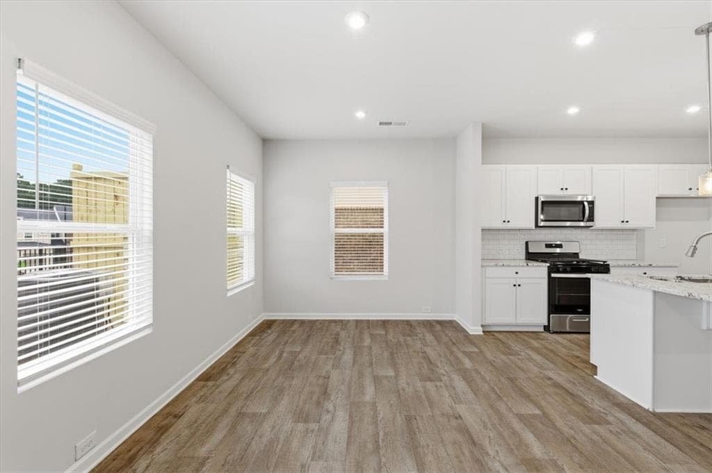 3 bedroom, 3 bathroom, 2,029 sq ft townhouse for sale at 1190 PARK CENTER Circle, Austell, GA 30168 — photo 9