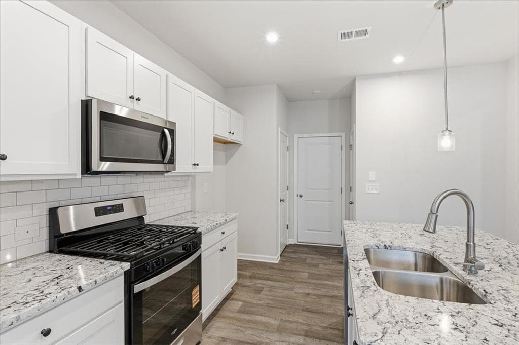 3 bedroom, 3 bathroom, 2,029 sq ft townhouse for sale at 1190 PARK CENTER Circle, Austell, GA 30168 — photo 6