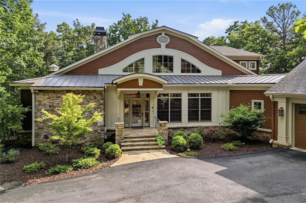 5 bedroom, 5 bathroom, 5,382 sq ft single family residence under contract at 549 Petit Ridge Drive, Big Canoe, GA 30143 — photo 2