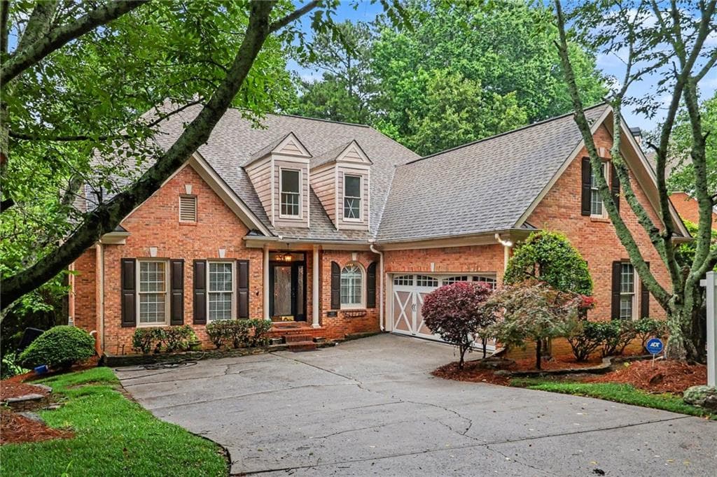 5 bedroom, 5 bathroom, 3,073 sq ft single family residence for sale at 1120 Longcreek Pointe, Alpharetta, GA 30005 — photo 3