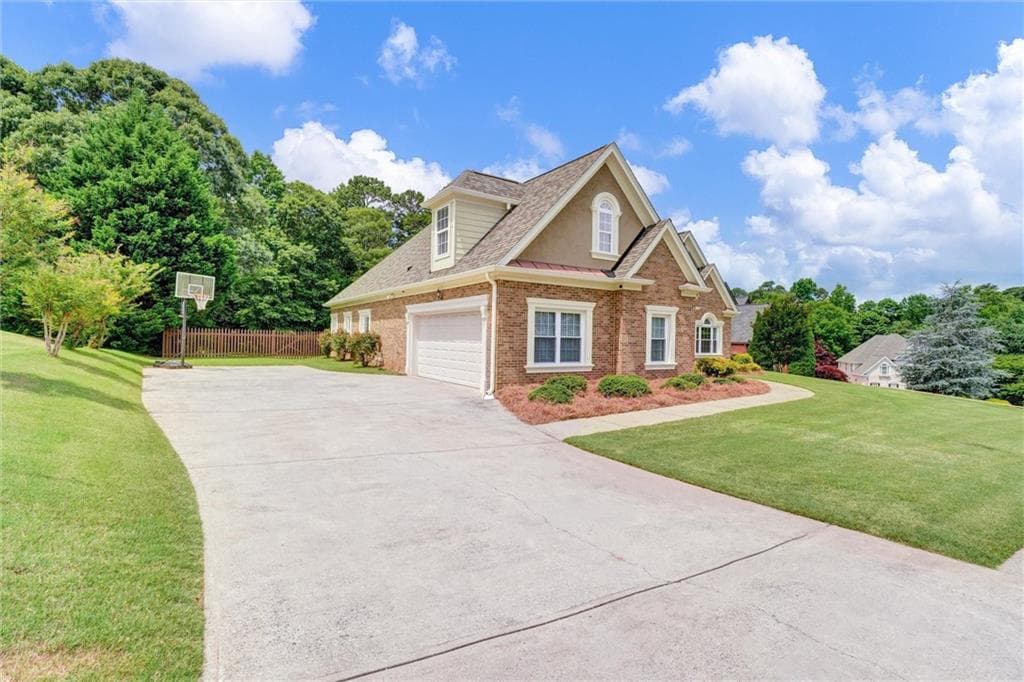 4 bedroom, 4 bathroom, 2,915 sq ft single family residence under contract at 5813 Coles Court, Buford, GA 30518 — photo 4