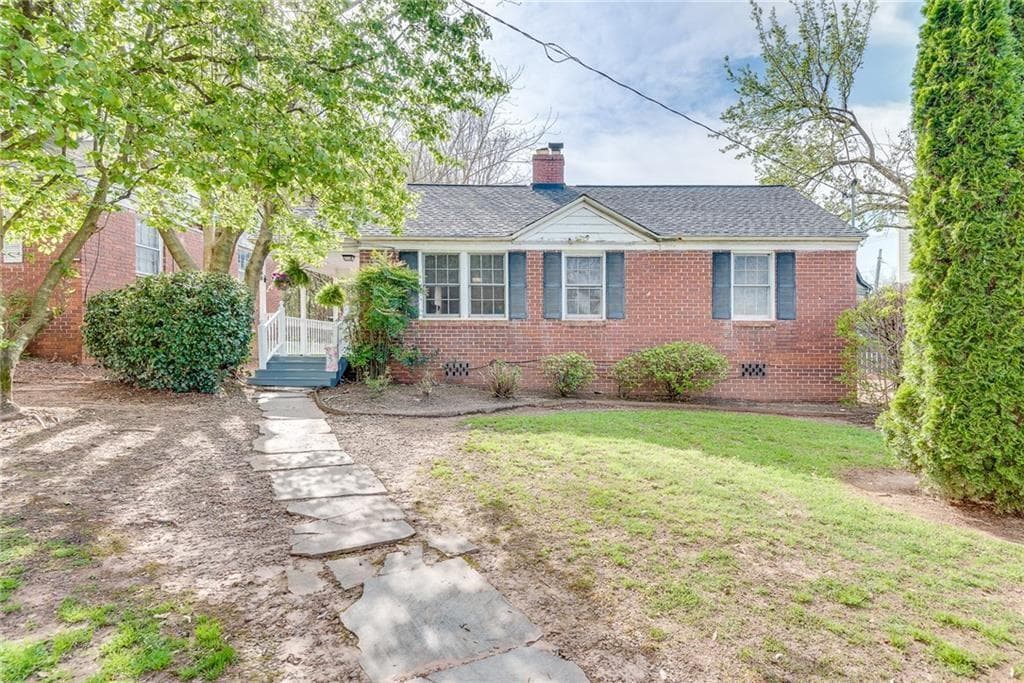 2 bedroom, 1 bathroom single family residence for rent at 388 Ashley Avenue, Atlanta, GA 30312 for $2,500 a month — photo 1 of 31