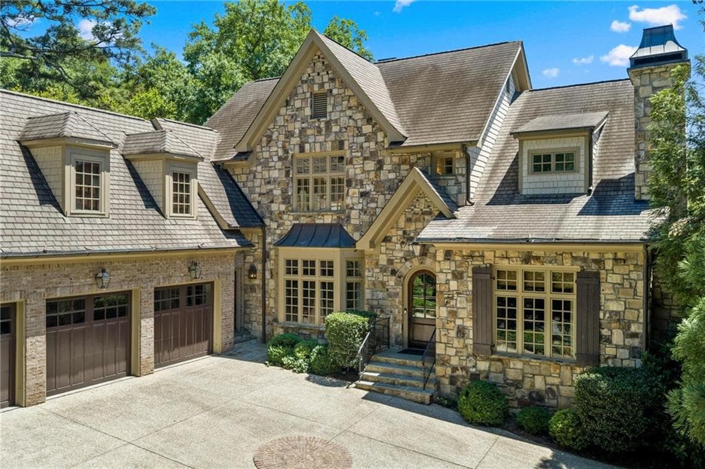 5 bedroom, 8 bathroom, 6,801 sq ft single family residence for sale at 355 Pine Tree Drive, Atlanta, GA 30305 — photo 2