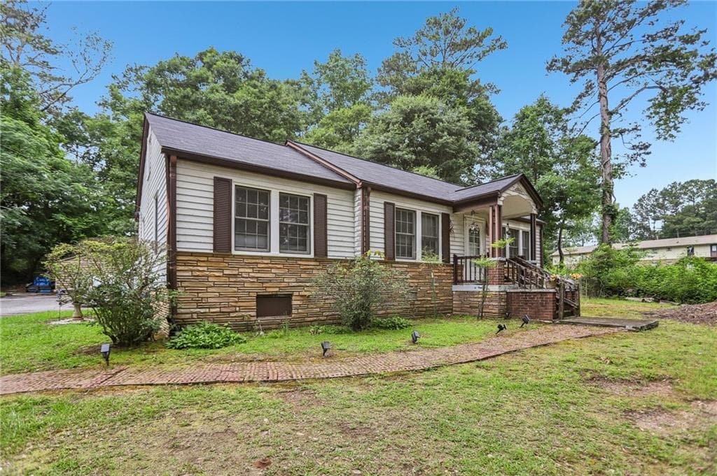3 bedroom, 1 bathroom, 1,562 sq ft single family residence for sale at 5830 Garner Road, Mableton, GA 30126 — photo 6