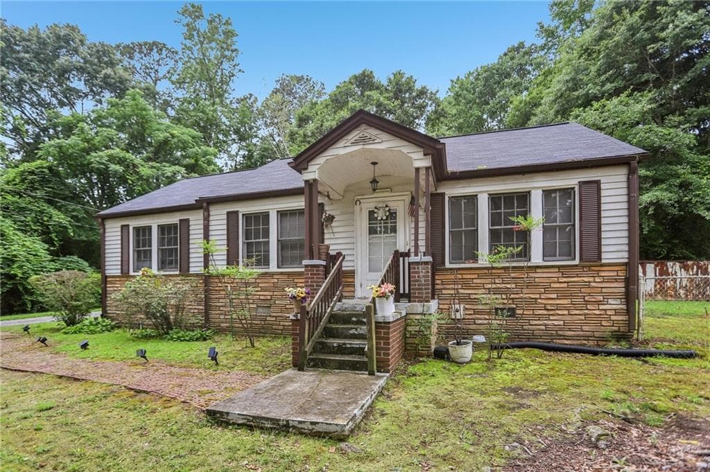 3 bedroom, 1 bathroom, 1,562 sq ft single family residence for sale at 5830 Garner Road, Mableton, GA 30126 — photo 7
