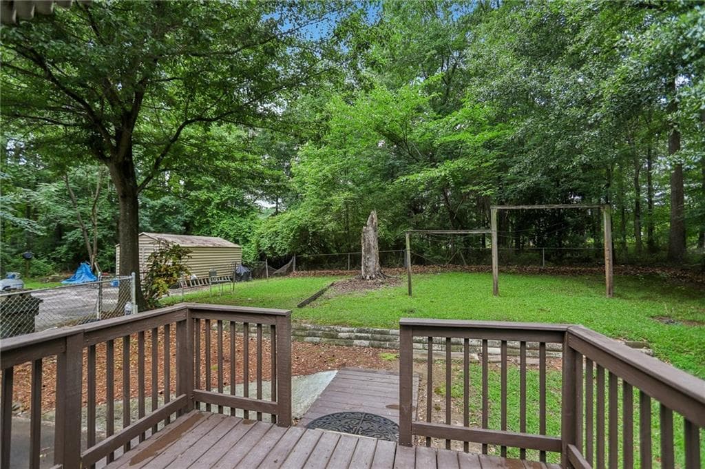 3 bedroom, 1 bathroom, 1,562 sq ft single family residence for sale at 5830 Garner Road, Mableton, GA 30126 — photo 9