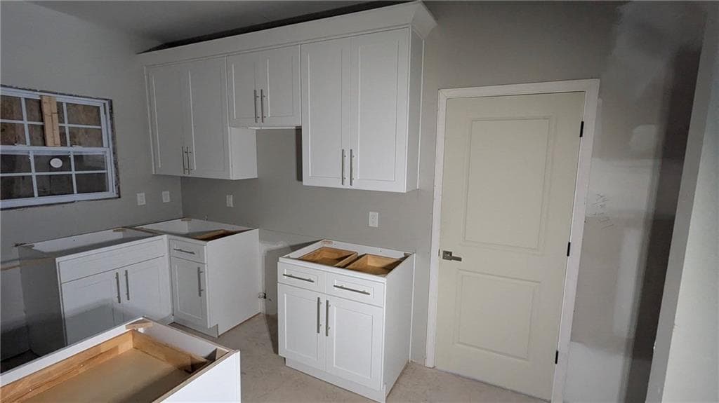 5 bedroom, 5 bathroom, 1,410 sq ft single family residence for sale at 1170 Donnelly Avenue, Atlanta, GA 30310 — photo 4