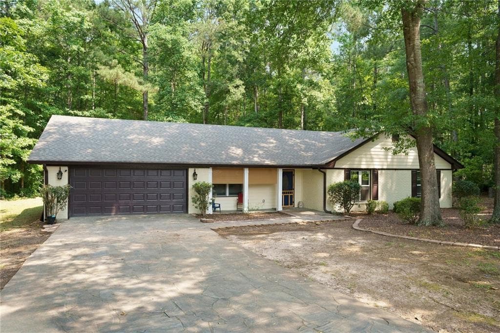 3 bedroom, 2 bathroom, 1,556 sq ft single family residence for sale at 225 Hardwood Drive, Covington, GA 30016 — photo 2