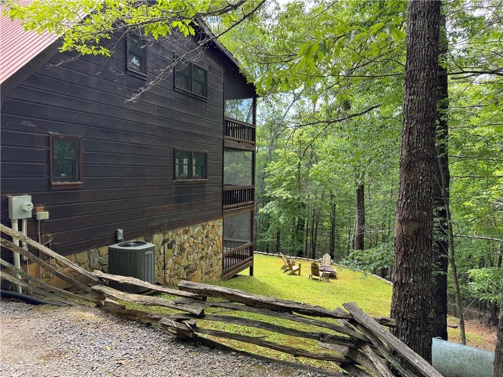 3 bedroom, 3 bathroom, 1,872 sq ft single family residence for sale at 35 Big Buck Circle, Blue Ridge, GA 30513 — photo 3