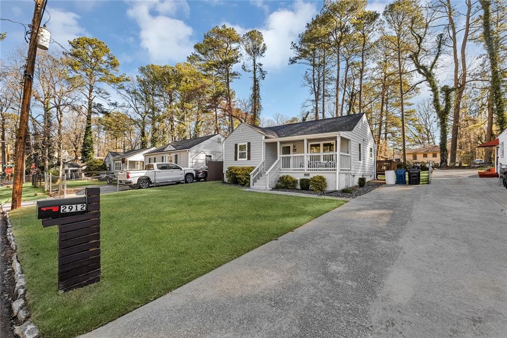 3 bedroom, 2 bathroom, 1,050 sq ft single family residence for sale at 2912 Palm Drive, Atlanta, GA 30344 — photo 4