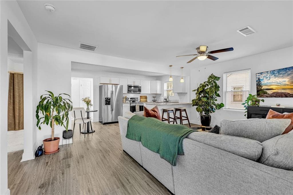 3 bedroom, 2 bathroom, 1,050 sq ft single family residence for sale at 2912 Palm Drive, Atlanta, GA 30344 — photo 9
