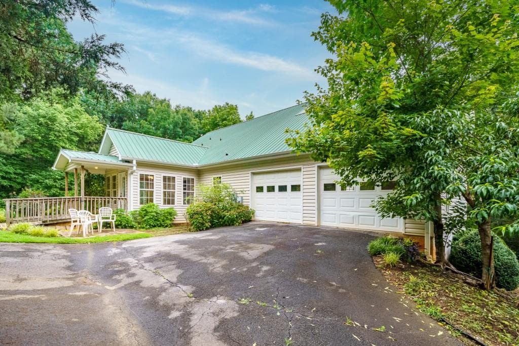 3 bedroom, 3 bathroom, 3,576 sq ft single family residence for sale at 176 Big Oak Tree Road, Adairsville, GA 30103 — photo 2