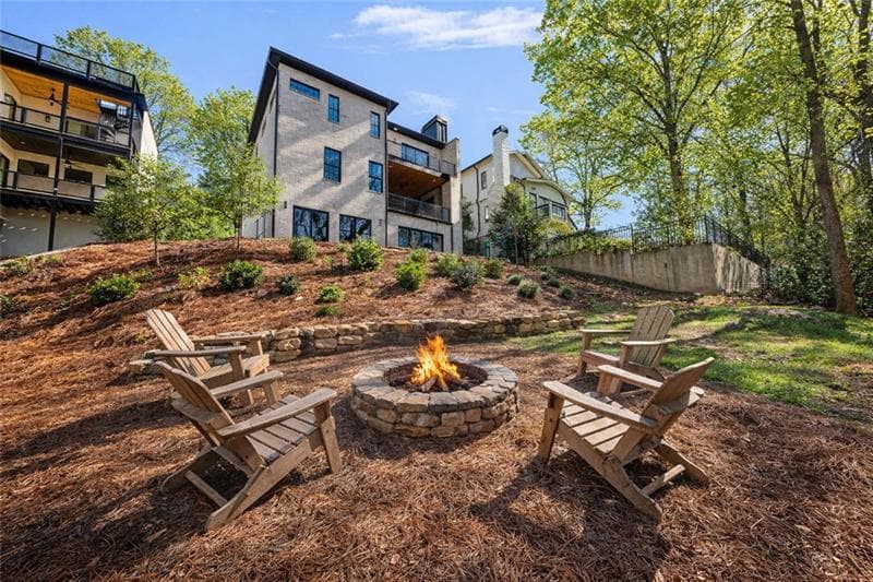 6 bedroom, 6 bathroom, 6,220 sq ft single family residence under contract at 1380 Wayne Avenue, Atlanta, GA 30306 — photo 2