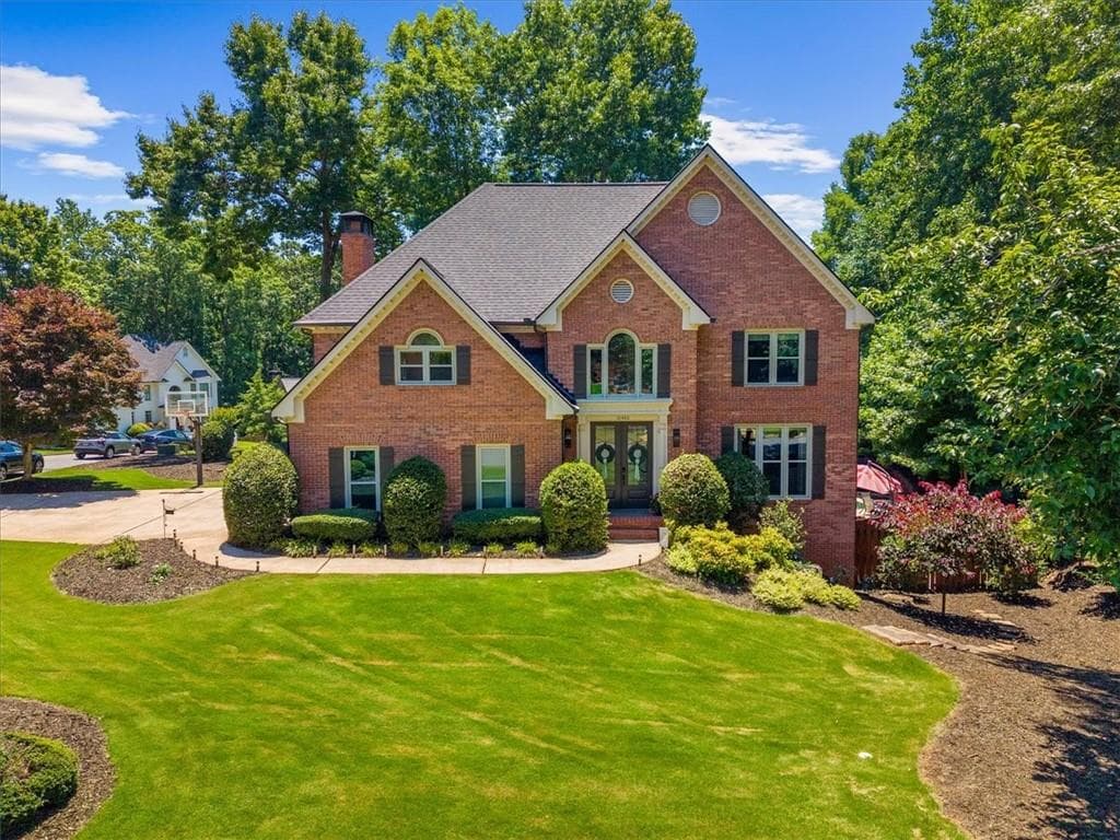 5 bedroom, 4 bathroom, 4,400 sq ft single family residence sold at 10480 Tuxford Drive, Alpharetta, GA 30022
