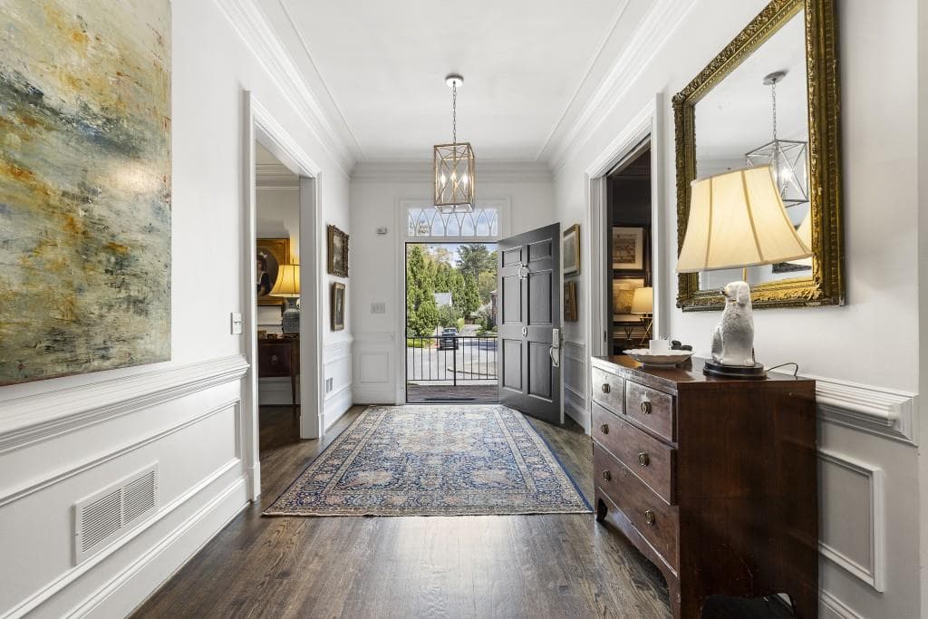 4 bedroom, 6 bathroom, 5,232 sq ft single family residence for sale at 9 Nacoochee Place, Atlanta, GA 30305 — photo 2