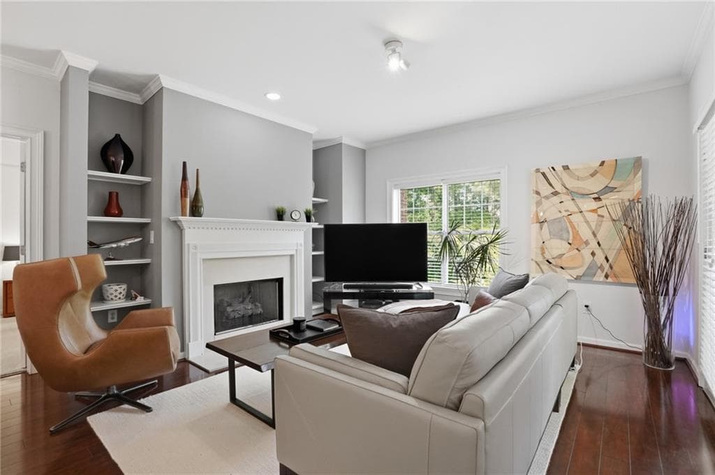 2 bedroom, 3 bathroom, 1,423 sq ft condominium for sale at 3275 Lenox Road 301, Atlanta, GA 30324 — photo 4