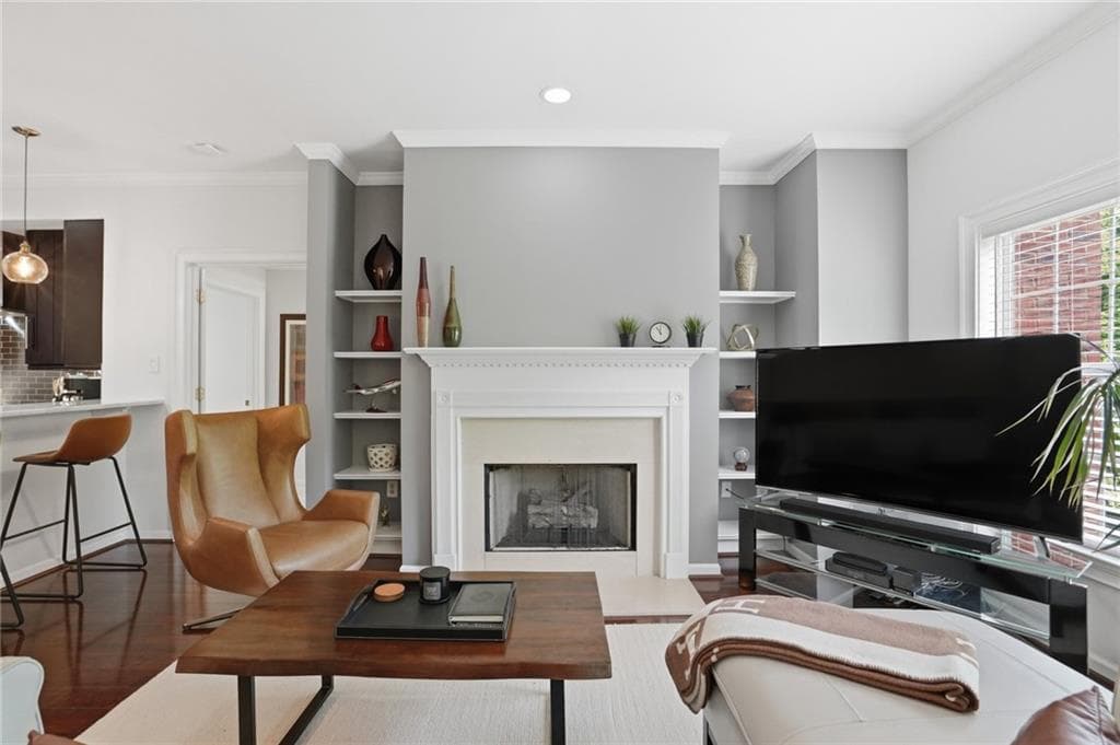 2 bedroom, 3 bathroom, 1,423 sq ft condominium for sale at 3275 Lenox Road 301, Atlanta, GA 30324 — photo 5