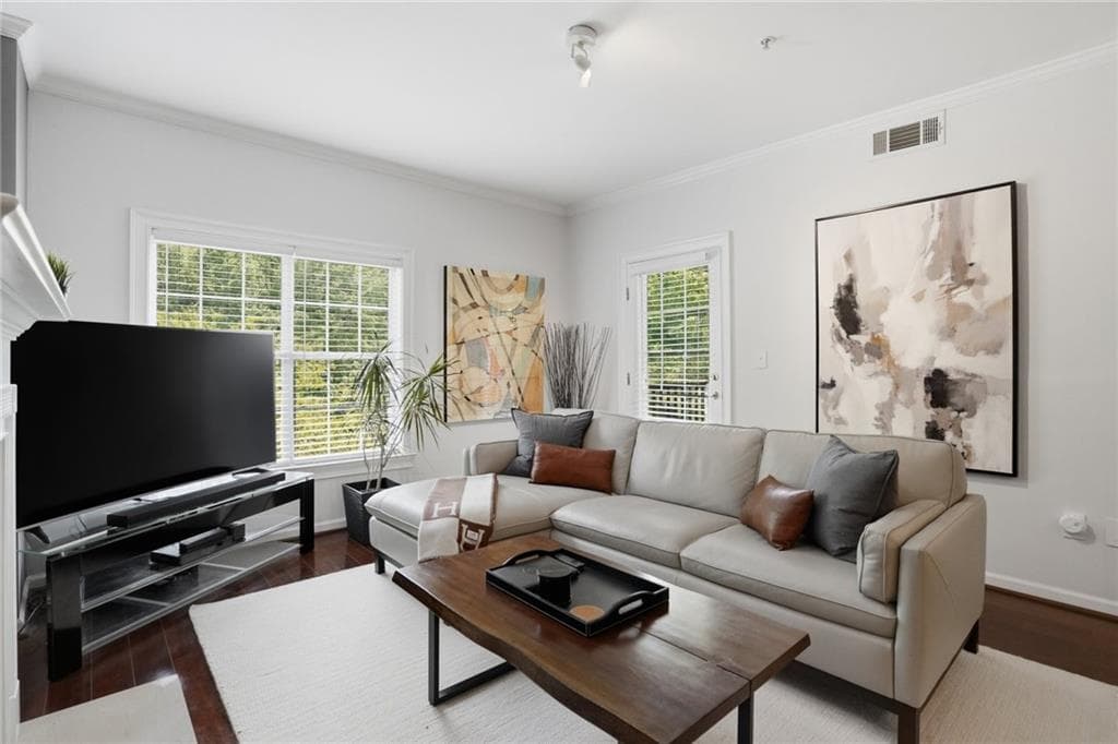 2 bedroom, 3 bathroom, 1,423 sq ft condominium for sale at 3275 Lenox Road 301, Atlanta, GA 30324 — photo 6