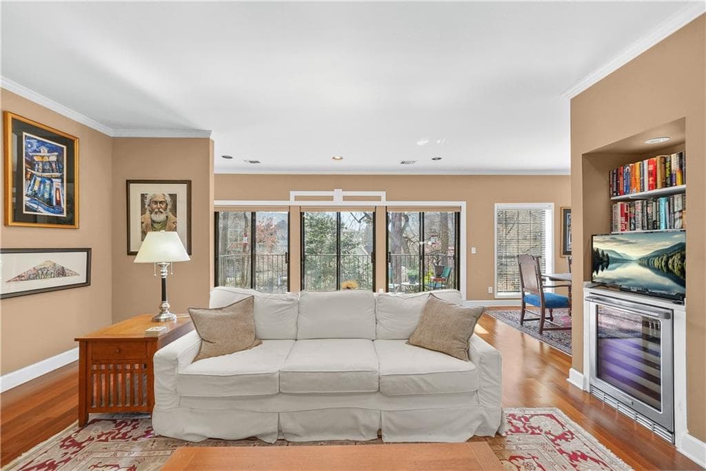 2 bedroom, 3 bathroom, 1,730 sq ft condominium for sale at 3071 Lenox Road 19, Atlanta, GA 30324 — photo 5