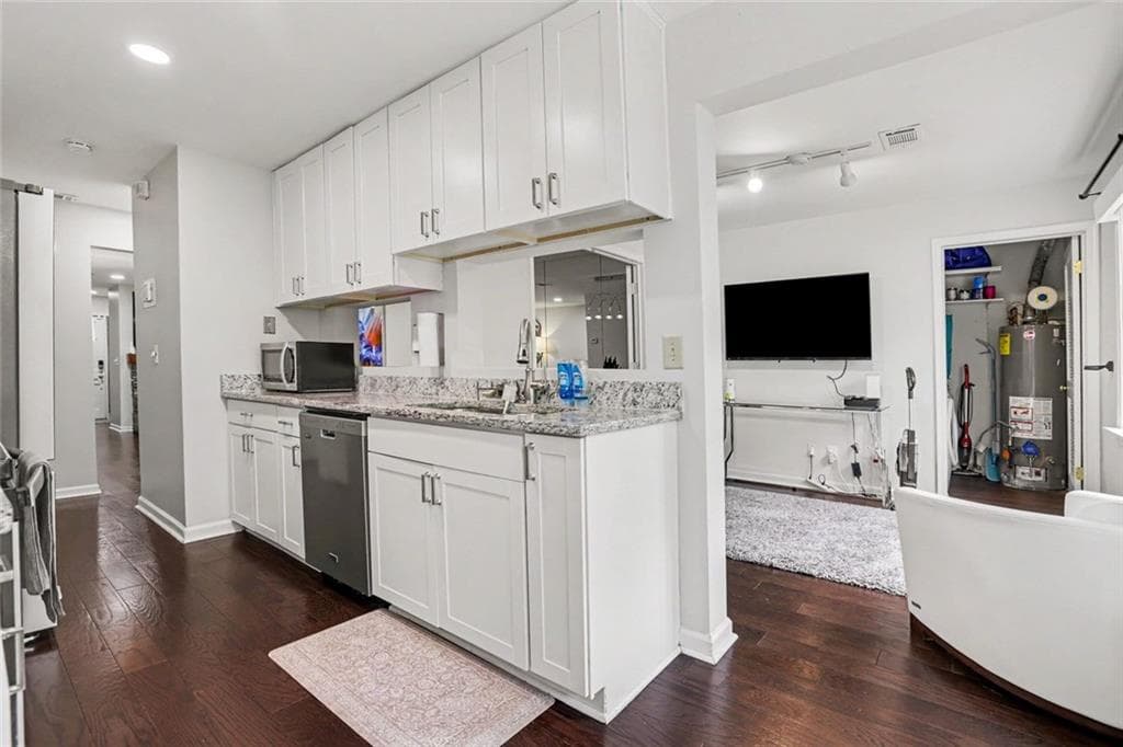 2 bedroom, 2 bathroom, 1,450 sq ft condominium for sale at 7 Saint Claire Lane, Atlanta, GA 30324 — photo 8