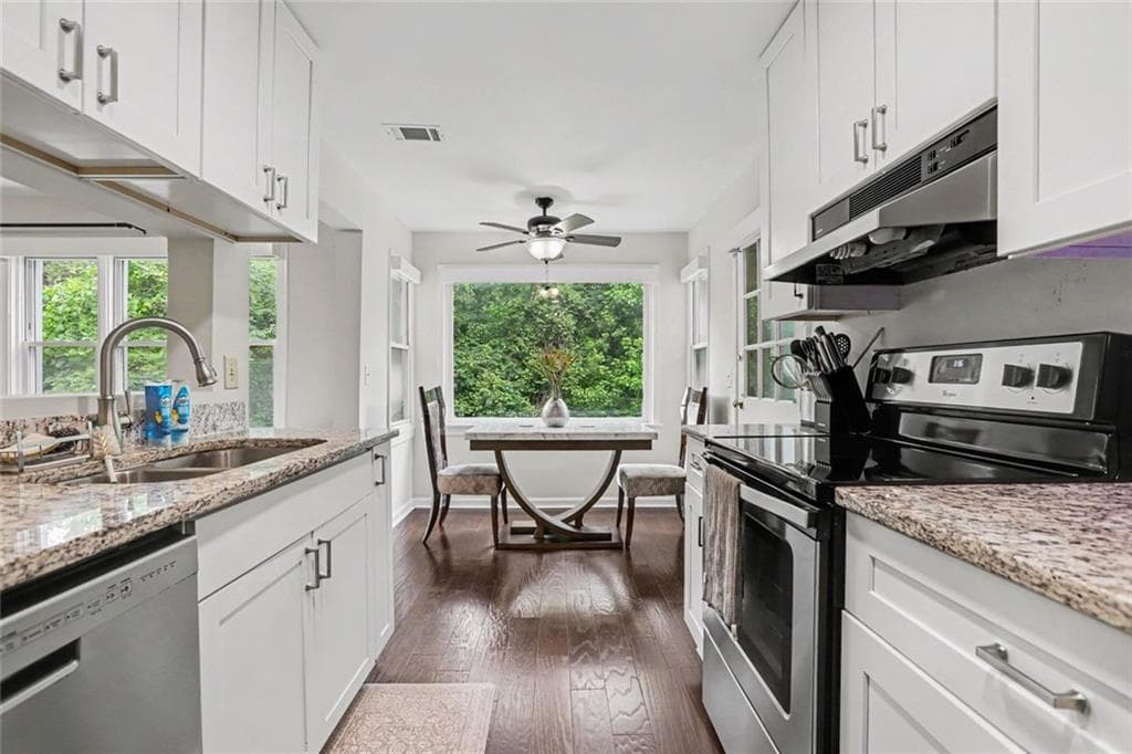 2 bedroom, 2 bathroom, 1,450 sq ft condominium for sale at 7 Saint Claire Lane, Atlanta, GA 30324 — photo 9