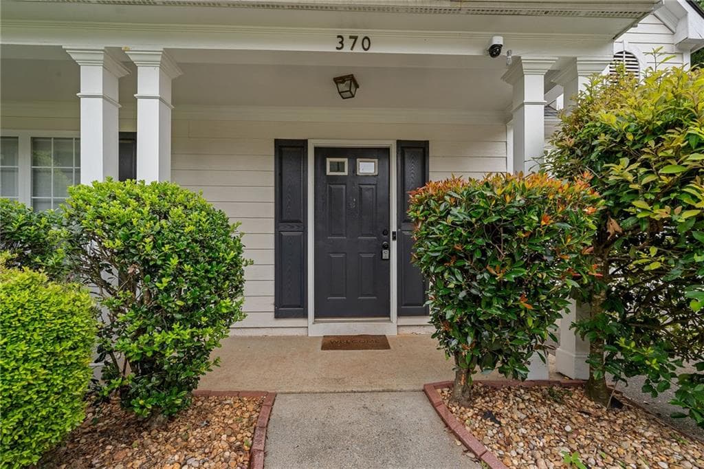 3 bedroom, 3 bathroom, 1,951 sq ft single family residence for rent at 370 Manor Glen Drive, Suwanee, GA 30024 for $2,400 a month — photo 4