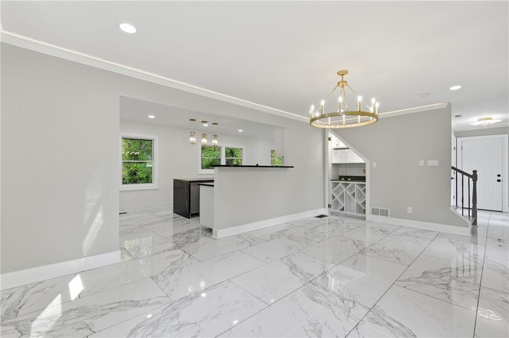 4 bedroom, 3 bathroom, 2,042 sq ft single family residence under contract at 4113 Radcliffe Court, Decatur, GA 30034 — photo 9