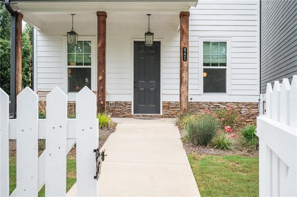 3 bedroom, 3 bathroom, 1,906 sq ft single family residence for sale at 645 Everett Lane, Woodstock, GA 30188 — photo 6