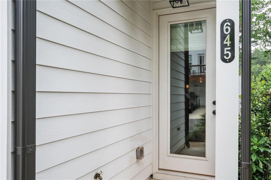 3 bedroom, 3 bathroom, 1,906 sq ft single family residence for sale at 645 Everett Lane, Woodstock, GA 30188 — photo 7