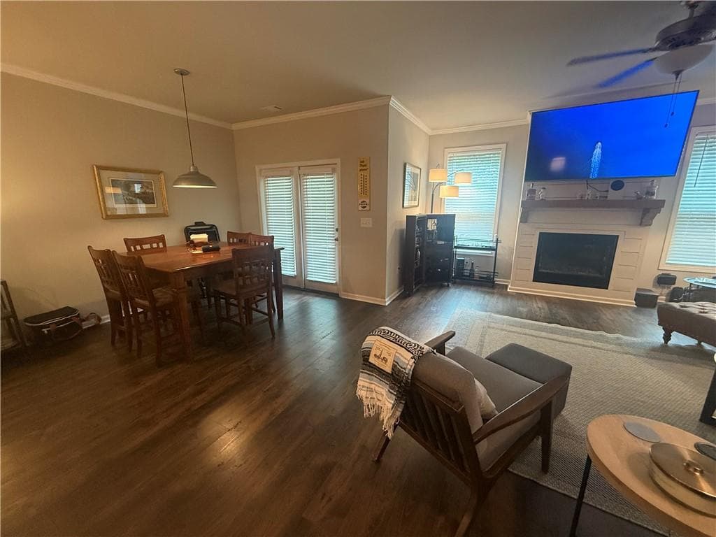 3 bedroom, 3 bathroom, 2,020 sq ft townhouse for rent at 5639 Parkview Lane, Flowery Branch, GA 30542 for $1,995 a month — photo 2