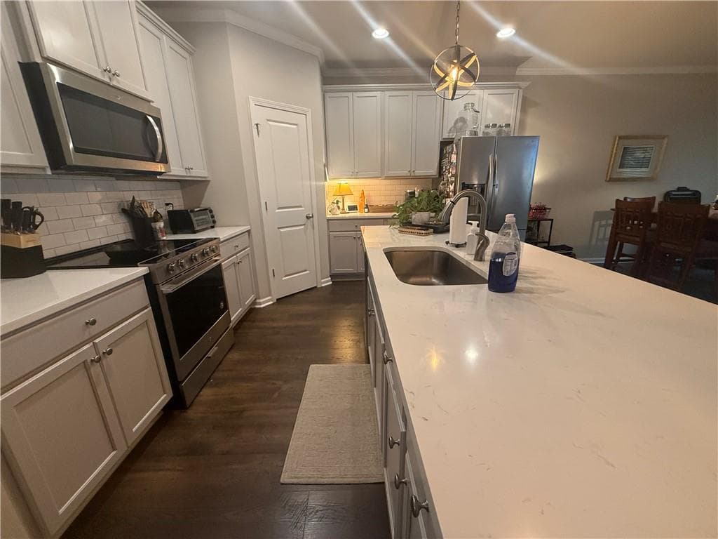 3 bedroom, 3 bathroom, 2,020 sq ft townhouse for rent at 5639 Parkview Lane, Flowery Branch, GA 30542 for $1,995 a month — photo 4