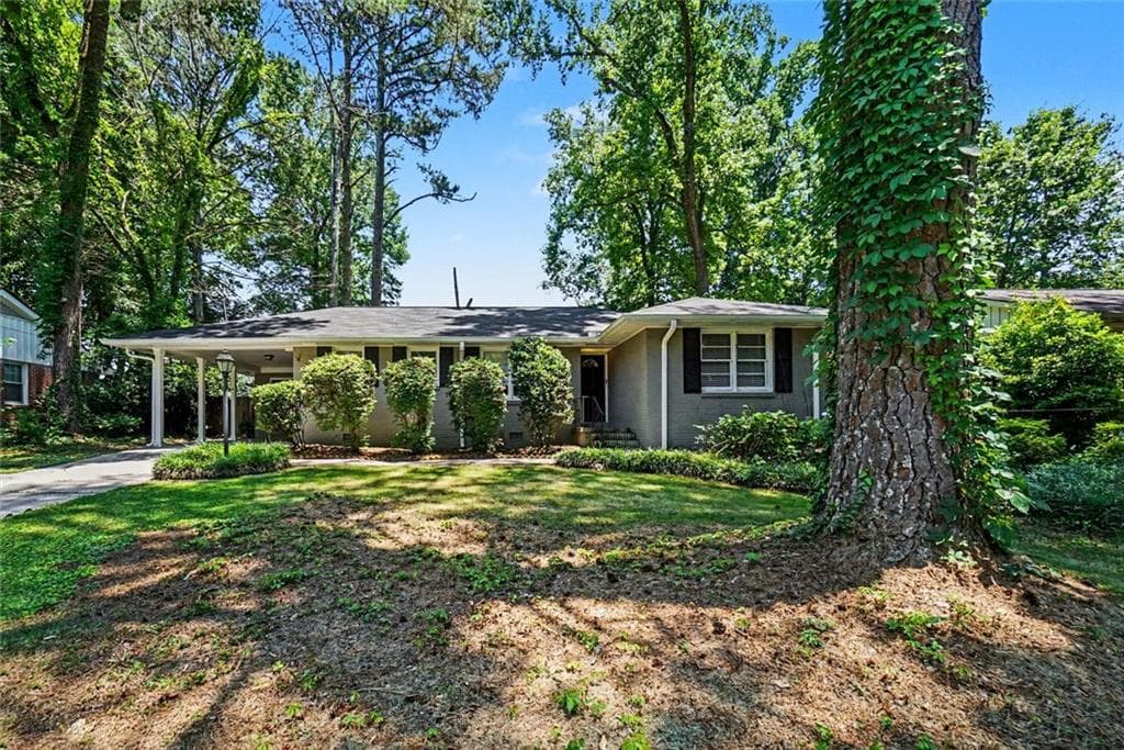 4 bedroom, 2 bathroom, 1,867 sq ft single family residence under contract at 533 Robin Lane, Marietta, GA 30067 — photo 4