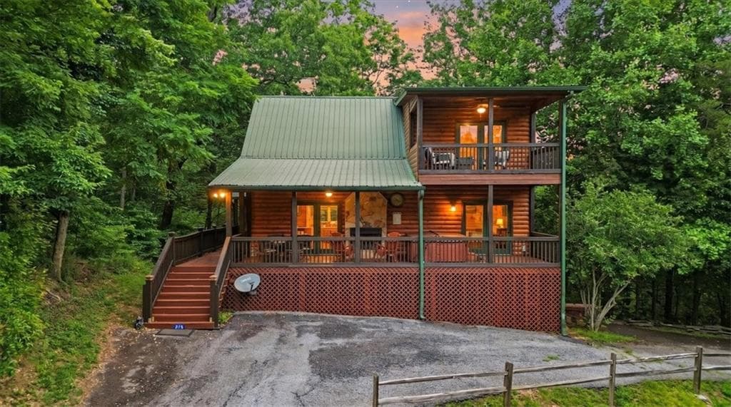 3 bedroom, 3 bathroom, 2,387 sq ft single family residence for sale at 375 S Dream Catcher, Blue Ridge, GA 30513 — photo 2