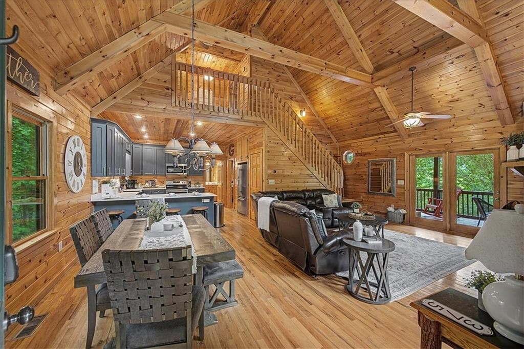 3 bedroom, 3 bathroom, 2,387 sq ft single family residence for sale at 375 S Dream Catcher, Blue Ridge, GA 30513 — photo 5