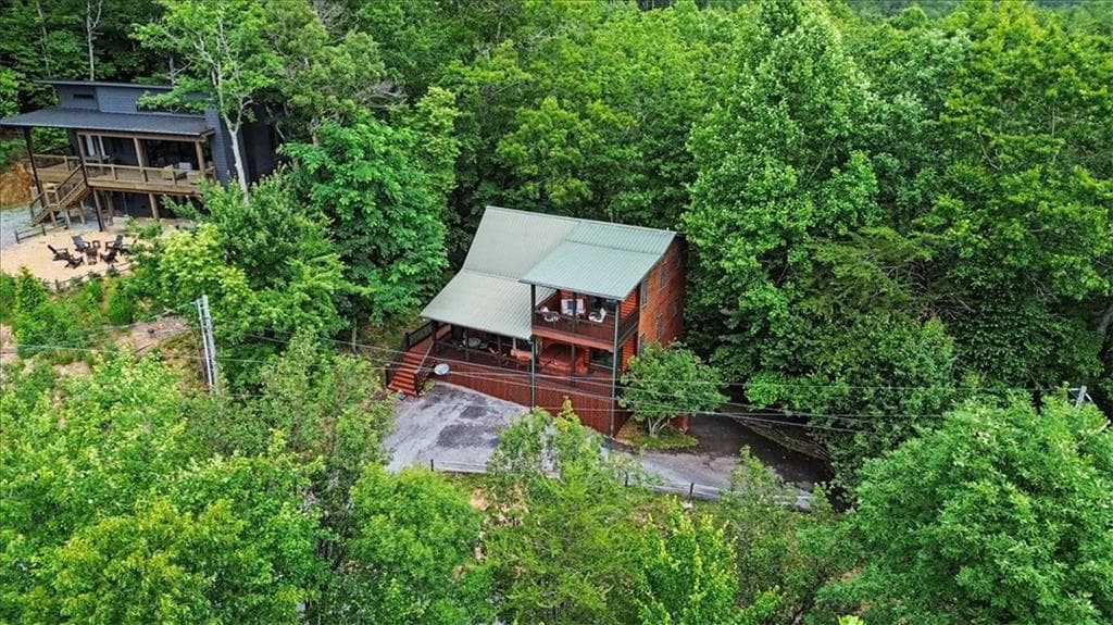 3 bedroom, 3 bathroom, 2,387 sq ft single family residence for sale at 375 S Dream Catcher, Blue Ridge, GA 30513 — photo 4