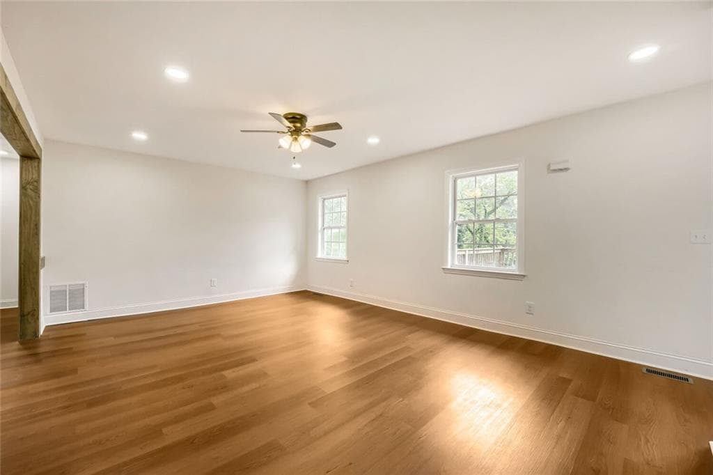 3 bedroom, 2 bathroom, 1,400 sq ft single family residence for sale at 472 Rigby Street, Marietta, GA 30060 — photo 9